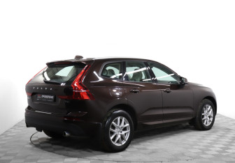 Подержанный автомобиль Volvo XC60 2018 года (5 фото)