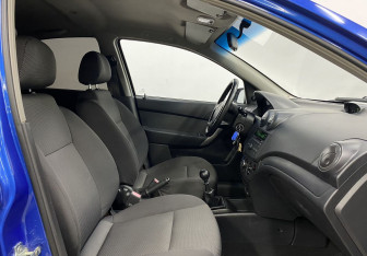 Подержанный автомобиль Chevrolet Aveo Sedan 2008 года (18 фото)