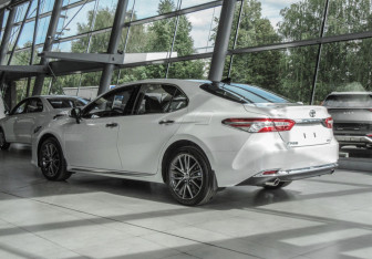 Новый Toyota Camry Sedan 2024 (5 фото)