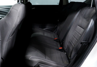 Подержанный автомобиль Ford Kuga 2015 года (11 фото)