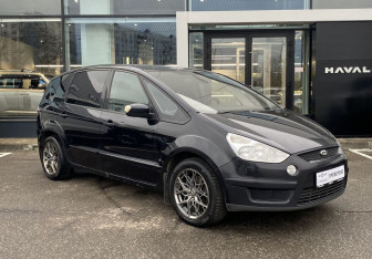 Подержанный автомобиль Ford S-MAX 2006 года (3 фото)