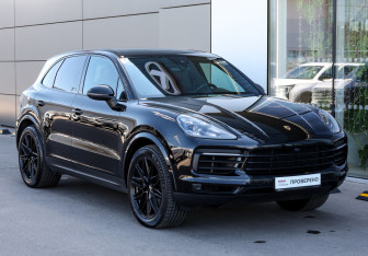 Подержанный автомобиль Porsche Cayenne 2020 года (3 фото)