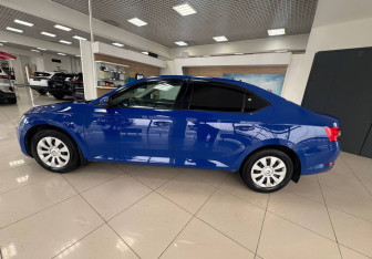 Подержанный автомобиль Skoda Superb Liftback 2019 года (8 фото)