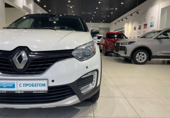 Подержанный автомобиль Renault Kaptur 2018 года (9 фото)