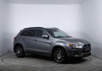 Подержанный автомобиль Mitsubishi ASX 2012 года (3 фото)