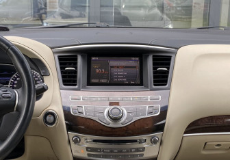Подержанный автомобиль Infiniti QX60 2017 года (13 фото)