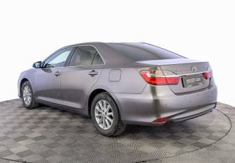 Подержанный автомобиль Toyota Camry Sedan 2016 года (7 фото)