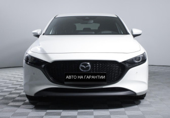 Подержанный автомобиль Mazda 3 Hatchback 2019 года (2 фото)