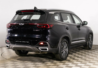 Подержанный автомобиль Chery Tiggo 8 2023 года (5 фото)