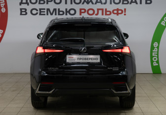 Подержанный автомобиль Lexus NX 2020 года (5 фото)