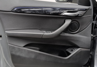 Подержанный автомобиль BMW X2 2021 года (18 фото)