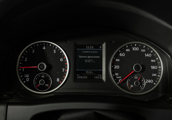 Подержанный автомобиль Volkswagen Tiguan 2011 года (11 фото)