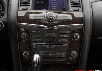 Подержанный автомобиль Nissan Patrol 2013 года (16 фото)