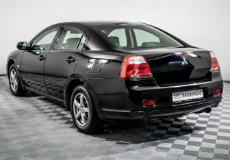 Подержанный автомобиль Mitsubishi Galant Sedan 2007 года (7 фото)