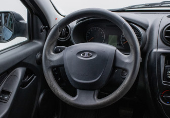 Подержанный автомобиль LADA (ВАЗ) Granta Sedan 2012 года (15 фото)