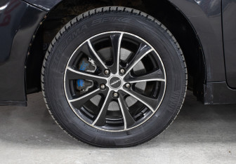 Подержанный автомобиль Toyota Verso 2009 года (23 фото)