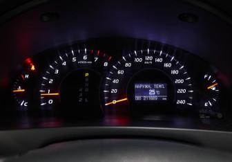 Подержанный автомобиль Toyota Camry Sedan 2011 года (13 фото)