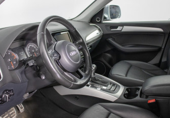 Подержанный автомобиль Audi Q5 2015 года (10 фото)