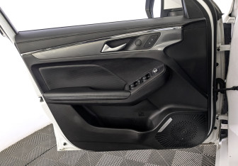 Подержанный автомобиль Haval Jolion 2023 года (19 фото)