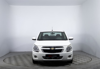 Подержанный автомобиль Chevrolet Cobalt Sedan 2014 года (2 фото)