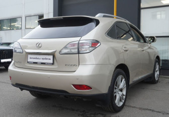 Подержанный автомобиль Lexus RX 2010 года (5 фото)