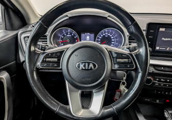 Подержанный автомобиль Kia Ceed Wagon 2021 года (22 фото)