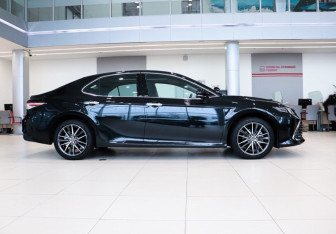 Новый Toyota Camry Sedan 2025 (6 фото)