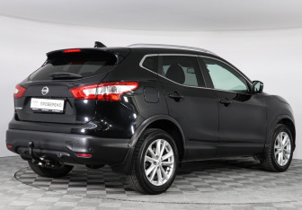 Подержанный автомобиль Nissan Qashqai 2017 года (5 фото)
