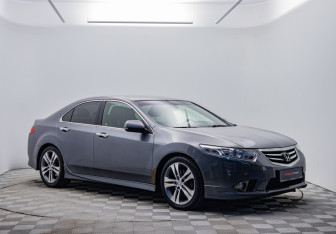 Подержанный автомобиль Honda Accord Sedan 2011 года (3 фото)