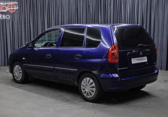 Подержанный автомобиль Mitsubishi Space Star Compactvan 2004 года (7 фото)