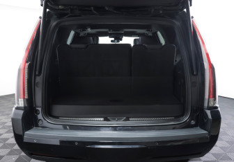 Подержанный автомобиль Cadillac Escalade Suv 2018 года (9 фото)
