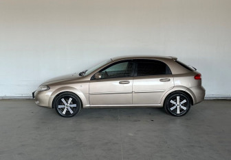 Подержанный автомобиль Chevrolet Lacetti Sedan 2008 года (8 фото)