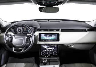 Подержанный автомобиль Land Rover Range Rover Velar 2017 года (13 фото)