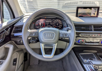 Подержанный автомобиль Audi Q7 2019 года (22 фото)