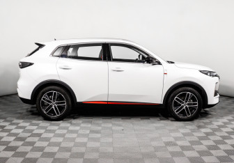 Подержанный автомобиль Changan UNI-S 2024 года (4 фото)