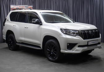 Подержанный автомобиль Toyota Land Cruiser Prado 2020 года (3 фото)