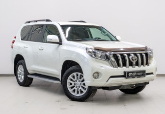 Подержанный автомобиль Toyota Land Cruiser Prado 2016 года (3 фото)