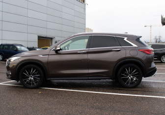 Подержанный автомобиль Infiniti QX50 2018 года (8 фото)