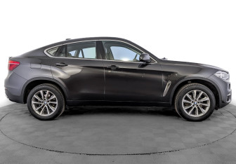 Подержанный автомобиль BMW X6 2018 года (4 фото)