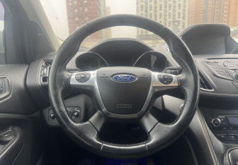 Подержанный автомобиль Ford Kuga 2014 года (11 фото)