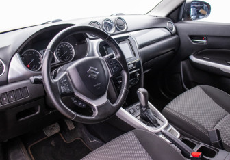 Подержанный автомобиль Suzuki Vitara 2015 года (9 фото)