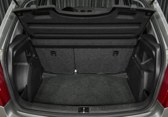 Подержанный автомобиль Skoda Fabia Hatchback 2011 года (6 фото)