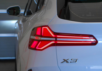 Подержанный автомобиль BMW X3 2025 года (30 фото)