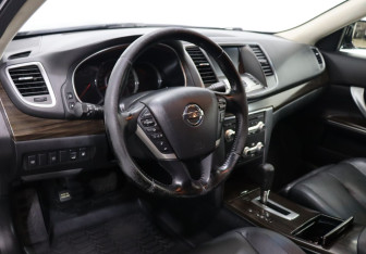 Подержанный автомобиль Nissan Teana 2012 года (10 фото)