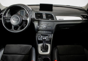 Подержанный автомобиль Audi Q3 2017 года (11 фото)