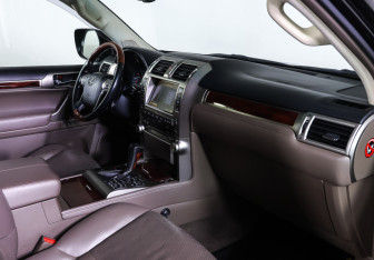 Подержанный автомобиль Lexus GX 2010 года (11 фото)