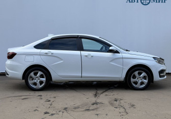 Подержанный автомобиль LADA (ВАЗ) Vesta Sedan 2023 года (4 фото)