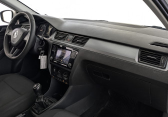 Подержанный автомобиль Skoda Rapid Liftback 2019 года (13 фото)