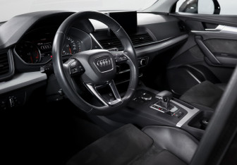 Подержанный автомобиль Audi Q5 2018 года (14 фото)