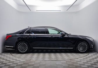 Подержанный автомобиль Genesis G90 2017 года (6 фото)